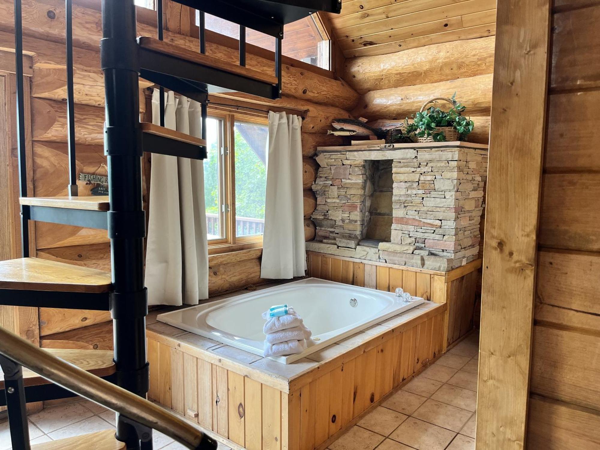 Infinite Views - Secluded With Mountain Views Cabin Гатлинбург Экстерьер фото
